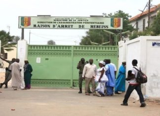 EXCLUSIF : CONFINÉS DANS LES PRISONS DEPUIS 2 MOIS, PLUS DE 100 GARDES PÉNITENTIAIRES AU BORD DE LA DÉPRESSION