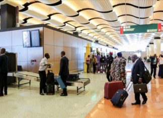 EXCLUSIF-AIBD : DES POLICIERS EUROPÉENS EFFECTUENT DES CONTRÔLES ET PIÉTINENT LA SOUVERAINETÉ DU SÉNÉGAL