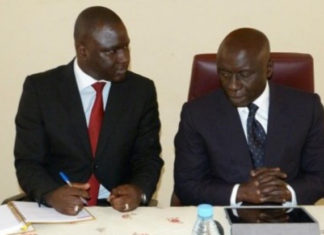 EXCLUSIF : IDRISSA SECK CONVOQUE REWMI À THIÈS ET DÉMET DÉTHIÉ FALL DU POSTE DE N°2