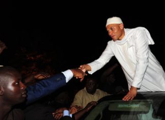 EXCLUSIF : KARIM WADE ENVOIE 16 8X8 AU PDS POUR SA TOURNÉE NATIONALE DE REMOBILISATION