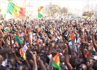 AFFAIRE SONKO : LES 13 MORTS EN TRAIN D’ÊTRE PASSÉS PAR PERTES ET PROFITS…