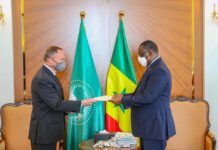 PALAIS : LE NOUVEL AMBASSADEUR DES ÉTATS-UNIS MICHAEL RAYNOR PRÉSENTE SES LETTRES DE CRÉANCES AU CHEF DE L’ÉTAT MACKY SALL