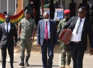 GUINÉE : ALPHA CONDÉ DE RETOUR APRÈS UN LONG SÉJOUR MÉDICAL AUX ÉMIRATS ARABES UNIS