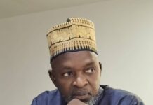 REGARD SUR LE CHAMP POLITIQUE SÉNÉGALAIS : TELS DES GRAINS DE SABLE DANS LES YEUX DE LA RÉPUBLIQUE, DES ÉPINES DANS LES PIEDS DE LA DÉMOCRATIE… (PAR ABDOU KHADRE GAYE)