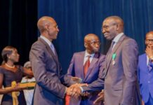 ORDRE DU LION : LE DIRECTEUR DU COUD, MAGUETTE SÈNE, ÉLEVÉ À LA DIGNITÉ DE CHEVALIER !