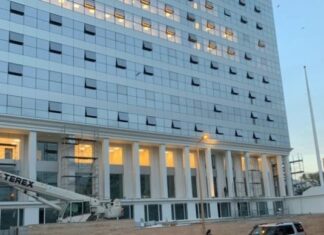 EXCLUSIF : DES AUDIOS EXPLOSIFS CIRCULENT SUR LA RÉNOVATION DU BUILDING ET SON LOT DE POTS DE VIN…