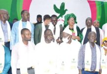 EXCLUSIF : QUI EST CE LEADER DE YEWWI QUI A PLANQUÉ SIX (6) MILLIARDS À LA MAYBANK ISLAMIC DE MALAISIE ? (SOURCE https://www.xibaaru.sn/un-grand-leader-de-yewwi-possede-6-milliards-dans/)