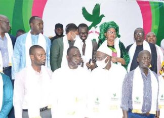 EXCLUSIF : QUI EST CE LEADER DE YEWWI QUI A PLANQUÉ SIX (6) MILLIARDS À LA MAYBANK ISLAMIC DE MALAISIE ? (SOURCE https://www.xibaaru.sn/un-grand-leader-de-yewwi-possede-6-milliards-dans/)