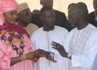 COUD : HOMMAGE DU DG MAGUETTE SÈNE ET DU PERSONNEL À MME NDÈYE ASTOU SARR THIAM QUI PART À LA RETRAITE