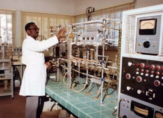 VENDREDI 29 DÉCEMBRE 2023 : LE GÉANT CHEIKH ANTA DIOP, TOUJOURS IGNORÉ AU SÉNÉGAL, AURAIT EU 100 ANS !