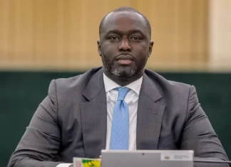 PRIX, LOYERS ET PRÉSIDENTIELLE : LE MINISTRE ABDOU KARIM FOFANA PLUS QUE JAMAIS DROIT DANS SES BOTTES !