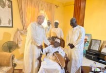 L’AMBASSADEUR DU MAROC AU SÉNÉGAL REND UNE VISITE DE COURTOISIE AU KHALIFE GÉNÉRAL DES TIJANES À TIVAOUANE