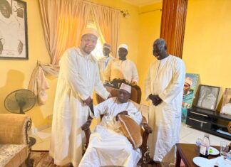 L’AMBASSADEUR DU MAROC AU SÉNÉGAL REND UNE VISITE DE COURTOISIE AU KHALIFE GÉNÉRAL DES TIJANES À TIVAOUANE